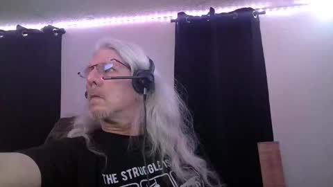 deaconoddeye online show from November 7, 7:50 pm