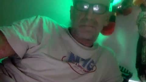 Snapshot of deanofflove221000 chatting on October 28, 6:05 am deanofflove221000 online show from October 28, 6:05 am