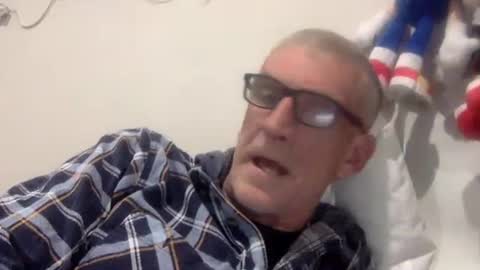 Snapshot of deanofflove221000 chatting on October 18, 8:41 am deanofflove221000 online show from October 18, 8:41 am