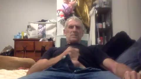 Snapshot of deanofflove221000 chatting on November 2, 9:35 am deanofflove221000 online show from November 2, 9:35 am