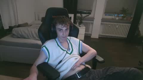 Dean online show from November 1, 8:02 pm