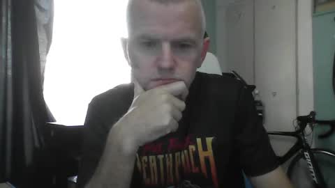 deanthejellybean online show from May 6, 9:43 am