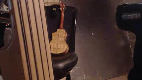 decarabas22 online show from April 12, 7:10 am