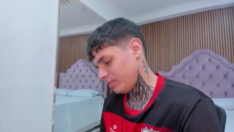 declan_fox online show from October 25, 7:10 am