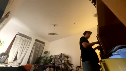 Snapshot of deep_long_vibes chatting on October 18, 10:04 pm deep_long_vibes online show from October 18, 10:04 pm