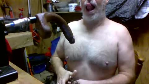 Snapshot of deepthroat227 chatting on December 12, 9:48 pm Deepthroat My Big Dildos online show from December 12, 9:48 pm