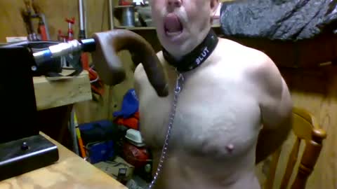 Snapshot of deepthroat227 chatting on December 17, 6:53 pm Deepthroat My Big Dildos online show from December 17, 6:53 pm