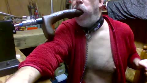 Snapshot of deepthroat227 chatting on March 8, 2:49 pm Deepthroat My Big Dildos online show from March 8, 2:49 pm