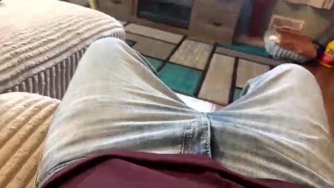 deezenutz64 online show from April 8, 2:37 pm