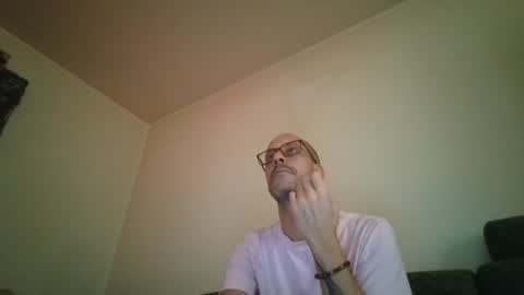 Snapshot of degrandis chatting on November 2, 2:10 pm Luka Magic online show from November 2, 2:10 pm