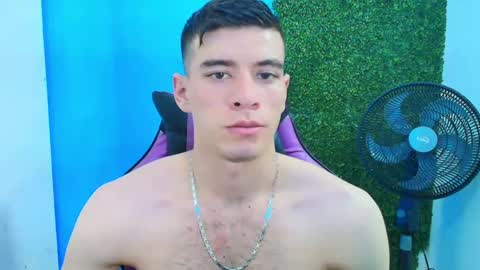 Snapshot of deiby_baby chatting on February 13, 10:33 pm DEIBY online show from February 13, 10:33 pm