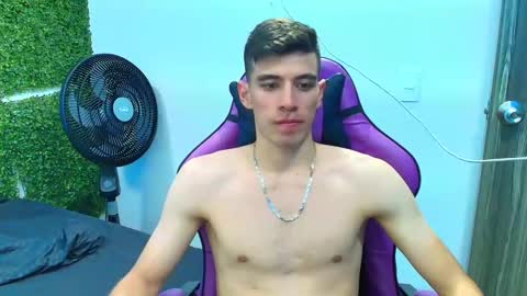 Snapshot of deiby_baby chatting on January 19, 2:04 am DEIBY online show from January 19, 2:04 am