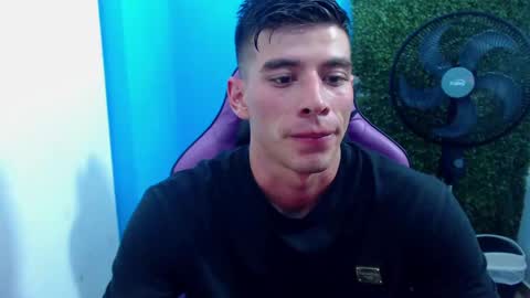 Snapshot of deiby_baby chatting on December 20, 6:50 am DEIBY online show from December 20, 6:50 am