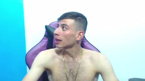 Snapshot of deiby_baby chatting on March 4, 11:43 pm DEIBY online show from March 4, 11:43 pm