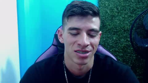 Snapshot of deiby_baby chatting on December 11, 12:35 am DEIBY online show from December 11, 12:35 am
