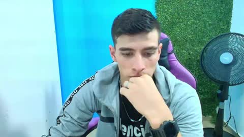 Snapshot of deiby_baby chatting on February 7, 9:58 pm DEIBY online show from February 7, 9:58 pm