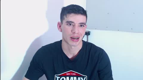 Snapshot of deiby_baby chatting on February 22, 12:27 am DEIBY online show from February 22, 12:27 am
