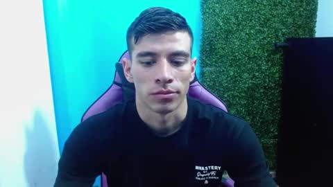Snapshot of deiby_baby chatting on December 14, 10:39 pm DEIBY online show from December 14, 10:39 pm