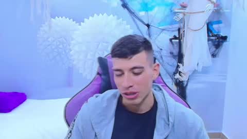 Snapshot of deiby_baby chatting on October 30, 1:41 am DEIBY online show from October 30, 1:41 am