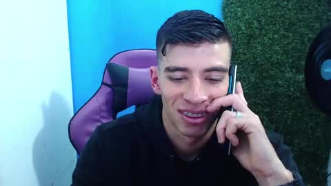 Snapshot of deiby_baby chatting on December 17, 8:54 pm DEIBY online show from December 17, 8:54 pm