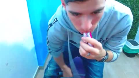 Snapshot of deiby_baby chatting on December 2, 7:58 pm DEIBY online show from December 2, 7:58 pm