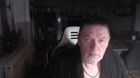 Snapshot of deinprinz2312 chatting on March 10, 4:38 am deinprinz2312 online show from March 10, 4:38 am