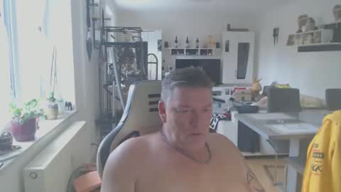 Snapshot of deinprinz2312 chatting on January 14, 10:17 am deinprinz2312 online show from January 14, 10:17 am