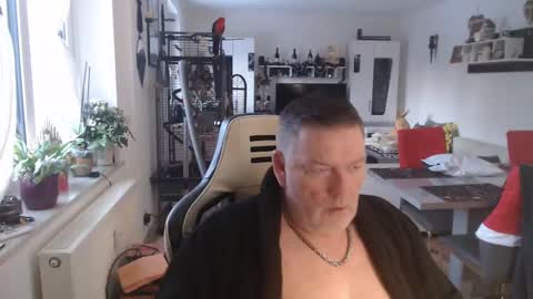 Snapshot of deinprinz2312 chatting on January 4, 7:24 am deinprinz2312 online show from January 4, 7:24 am