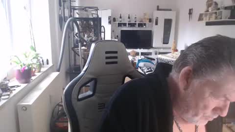 Snapshot of deinprinz2312 chatting on March 12, 10:48 am deinprinz2312 online show from March 12, 10:48 am