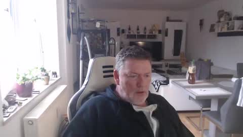 Snapshot of deinprinz2312 chatting on January 28, 8:25 am deinprinz2312 online show from January 28, 8:25 am