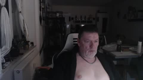 Snapshot of deinprinz2312 chatting on January 27, 5:58 am deinprinz2312 online show from January 27, 5:58 am