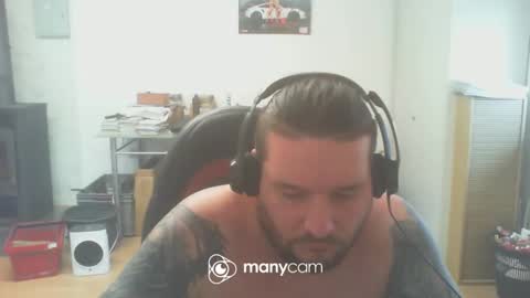 Snapshot of deinspielzeug87 chatting on February 20, 2:46 pm deinspielzeug87 online show from February 20, 2:46 pm