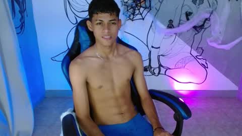 Snapshot of deivid_bigcock1 chatting on October 24, 1:18 am Deivid online show from October 24, 1:18 am