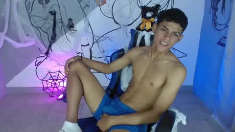 Snapshot of deivid_bigcock1 chatting on October 23, 1:09 am Deivid online show from October 23, 1:09 am