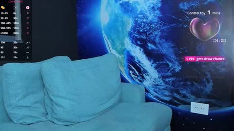 Snapshot of delessandro_world chatting on October 22, 2:37 am Delessandro online show from October 22, 2:37 am