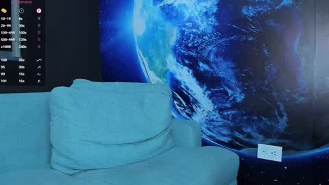 Snapshot of delessandro_world chatting on October 17, 3:54 am Delessandro online show from October 17, 3:54 am