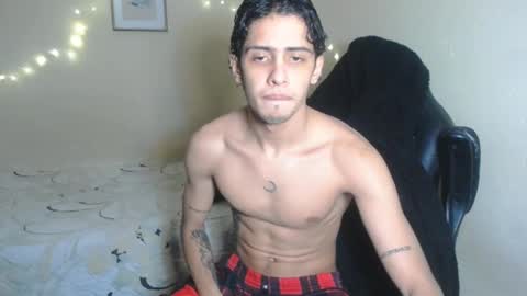 Snapshot of demeter_salviati chatting on February 5, 2:51 am Demeter Salviati online show from February 5, 2:51 am
