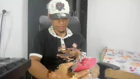 Snapshot of demol_latin chatting on December 23, 2:02 am MASTER DAV online show from December 23, 2:02 am