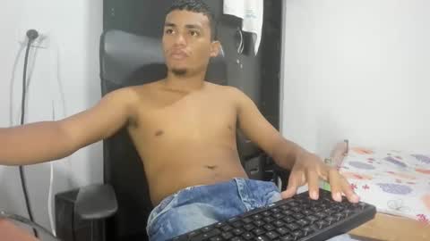 Snapshot of demol_latin chatting on December 24, 12:22 am MASTER DAV online show from December 24, 12:22 am