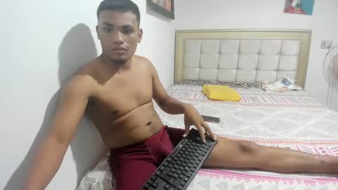 Snapshot of demol_latin chatting on January 16, 6:35 am MASTER DAV online show from January 16, 6:35 am