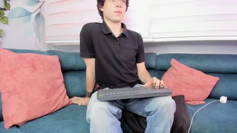   online show from April 27, 1:51 pm