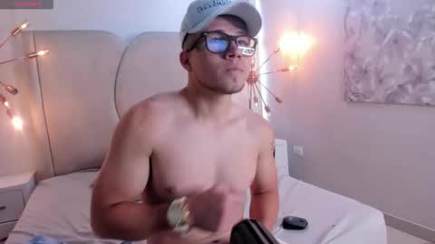 demon_muscle online show from February 11, 2:44 pm