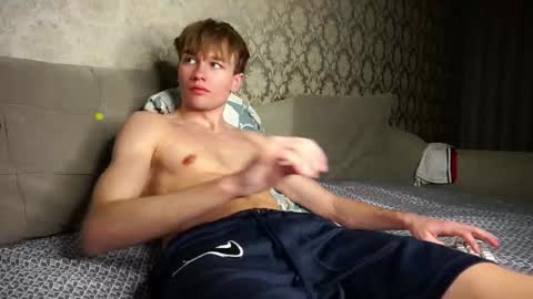 Dave19  online show from March 15, 2:30 am