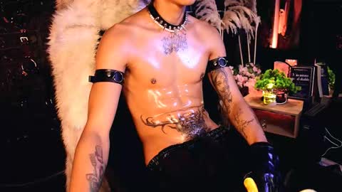 Snapshot of demonkush_ chatting on October 20, 4:49 am DemonKush online show from October 20, 4:49 am