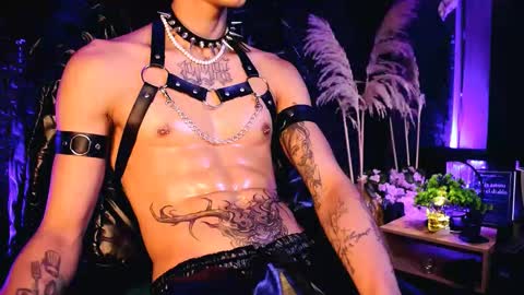 Snapshot of demonkush_ chatting on October 22, 8:18 am DemonKush online show from October 22, 8:18 am