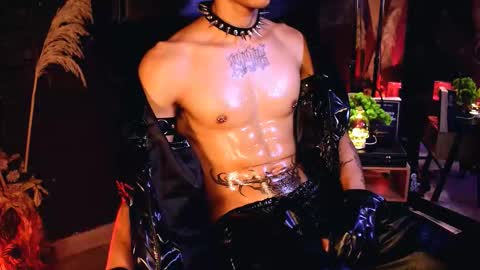 Snapshot of demonkush_ chatting on October 13, 7:25 am DemonKush online show from October 13, 7:25 am