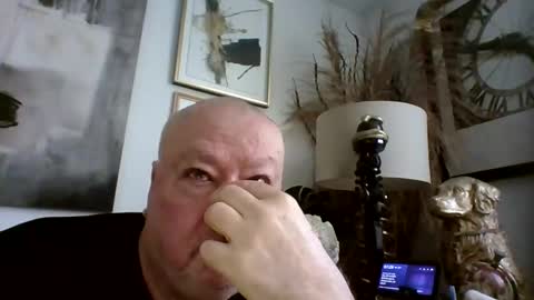 Snapshot of denboisvin2043 chatting on February 10, 12:29 pm denboisvin2043 online show from February 10, 12:29 pm