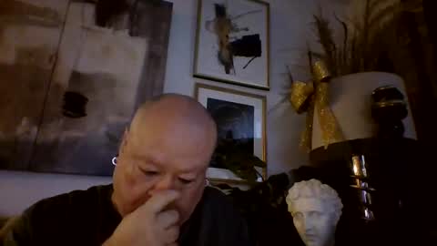 Snapshot of denboisvin2043 chatting on December 24, 12:33 pm denboisvin2043 online show from December 24, 12:33 pm