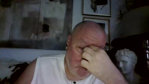 Snapshot of denboisvin2043 chatting on October 15, 11:18 am denboisvin2043 online show from October 15, 11:18 am