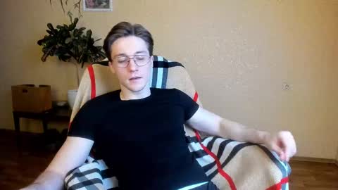 Snapshot of deni_boy99 chatting on February 19, 8:52 pm Deni online show from February 19, 8:52 pm